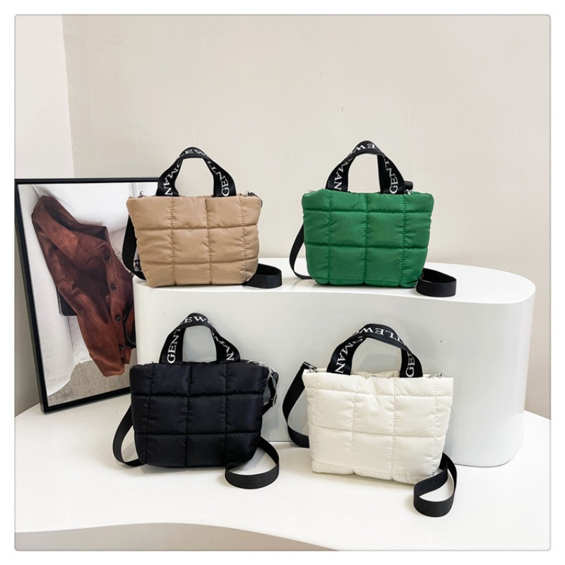 Shoulder Bag Structured - 女性用バッグ ファッショントートハンドバッグ コットンパッド入りショッピングバッグ ファッションポータブルハンドバッグ キルティングソリッド レジャー旅行用