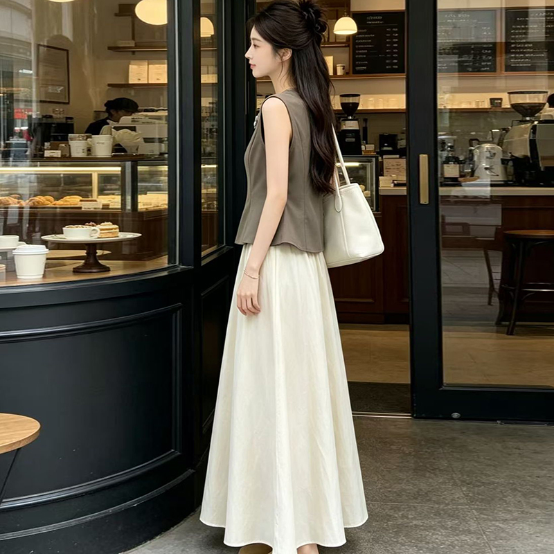 2026年夏 ジェントルフラワー ウエストシンチング ベスト - Shift Dress Sleeveless のレビューと価格